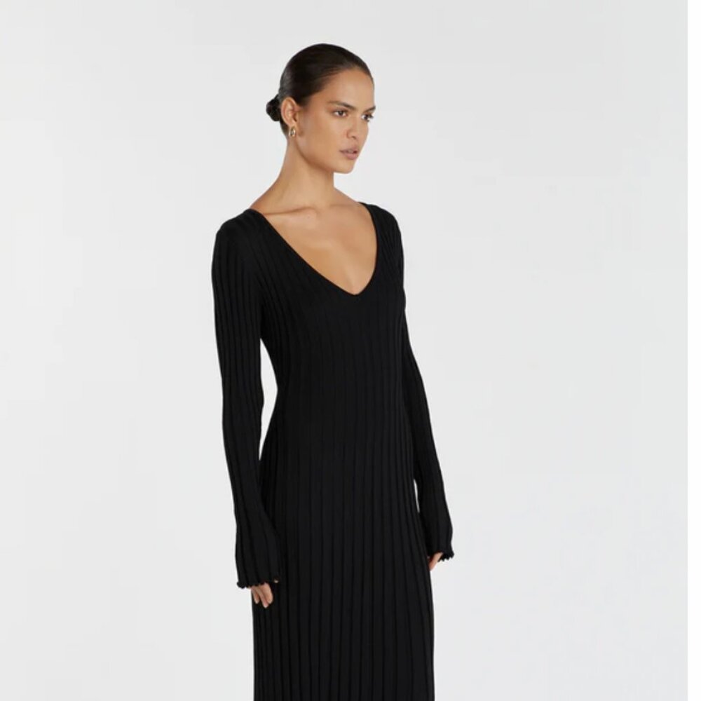 DISSH REIGN Black SLEEVED KNIT MIDI DRESS